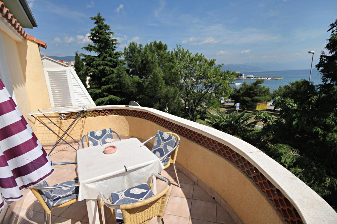 Apartments By The Sea Novi Vinodolski - 5558 Экстерьер фото