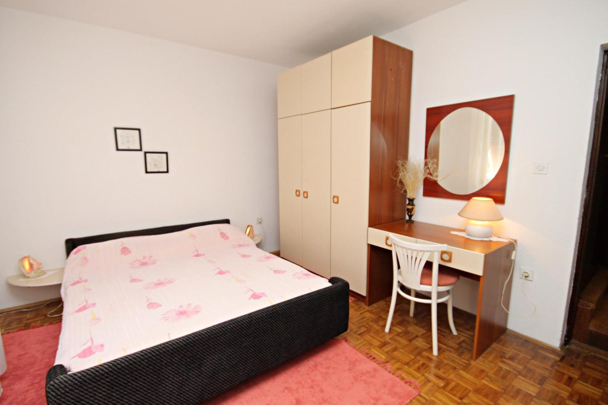 Apartments By The Sea Novi Vinodolski - 5558 Номер фото